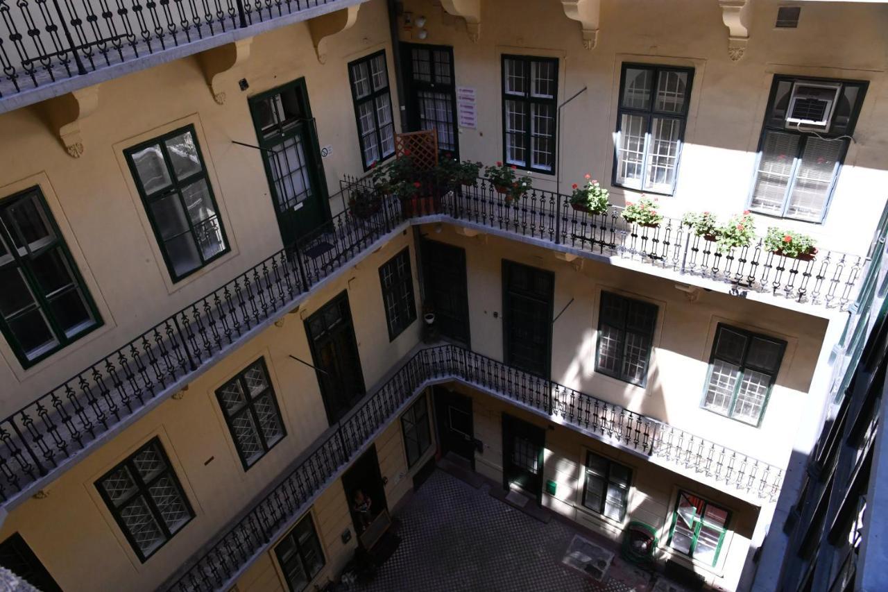 Five Seasons Vaci Utca Apartment Budapest Exterior foto